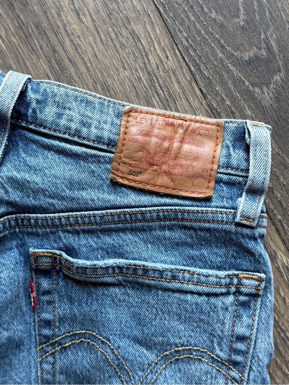 Levi's 501 Women's W25 Denim Cutoff Shorts Distressed Raw Hem Button Fly Blue - Picture 4 of 8